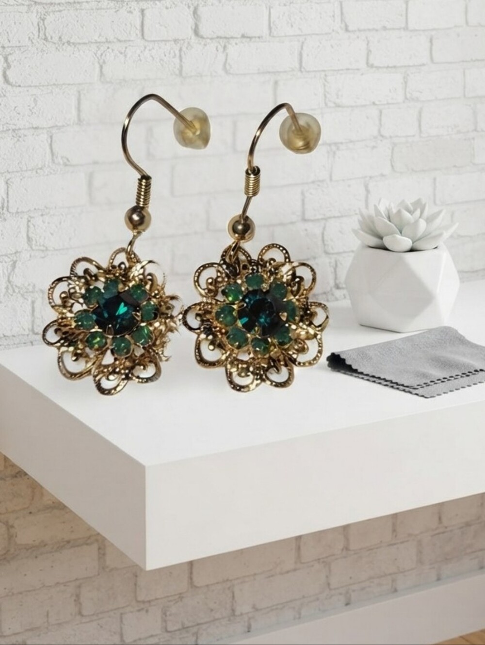 Vtg Emerald Green Uranium Glass Earrings • UV Reactive Glow • Gold Filigree Dang